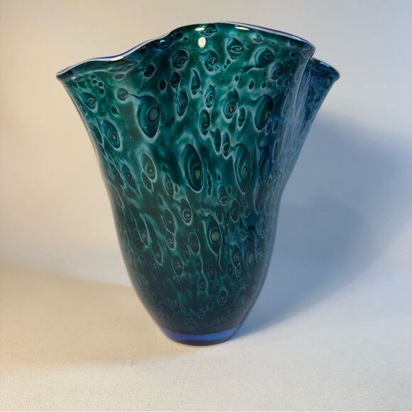 Scalloped peacock dichroic vintage art glass blue green encased vase peacock 8" - Picture 9 of 13